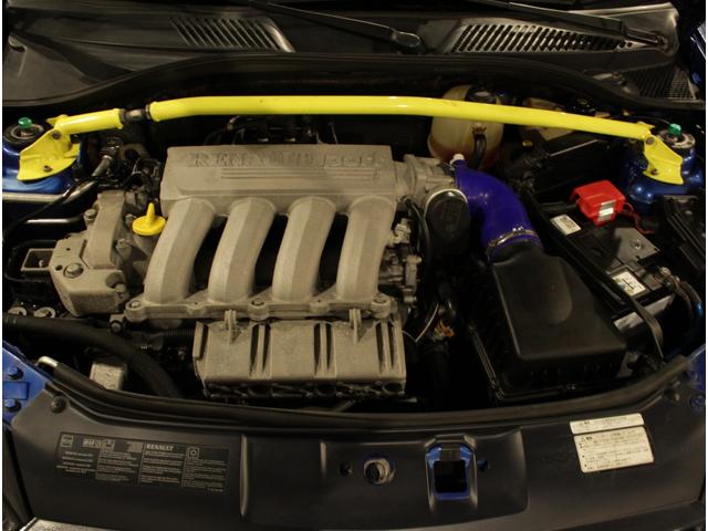 クリオ RS2.0 16V Jean Ragnotti 左ハンドル 5速MT車 ファブリックシート 社外AW オプションエアコン付き 限定300台(29枚目)