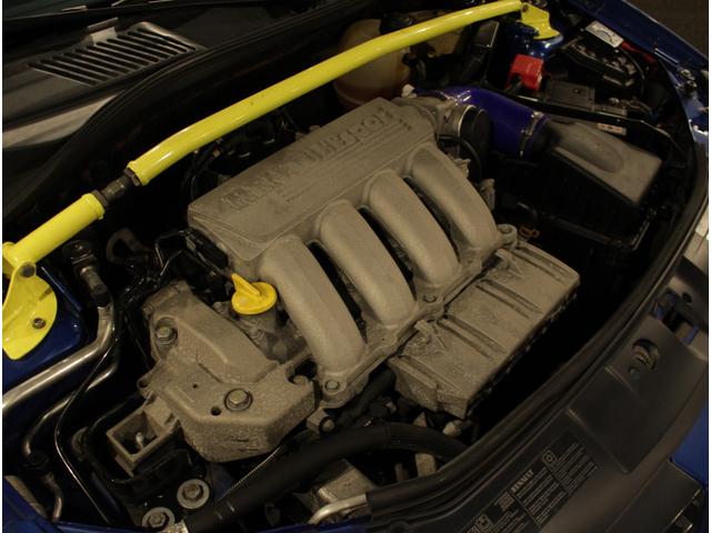 クリオ RS2.0 16V Jean Ragnotti 左ハンドル 5速MT車 ファブリックシート 社外AW オプションエアコン付き 限定300台(30枚目)