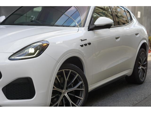 グレカーレ モデナ　４ＷＤ　ベンチレーション　ＯＰ２１インチ　ステアリングヒーター（5枚目）