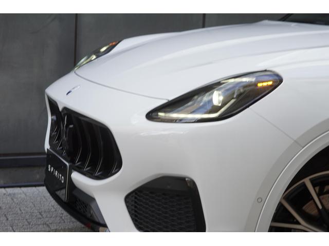 グレカーレ モデナ　４ＷＤ　ベンチレーション　ＯＰ２１インチ　ステアリングヒーター（6枚目）