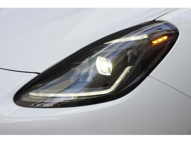 グレカーレ モデナ　４ＷＤ　ベンチレーション　ＯＰ２１インチ　ステアリングヒーター（7枚目）