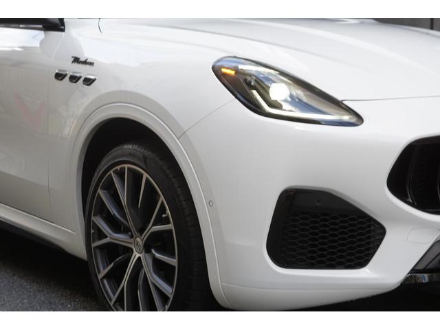 グレカーレ モデナ　４ＷＤ　ベンチレーション　ＯＰ２１インチ　ステアリングヒーター（10枚目）