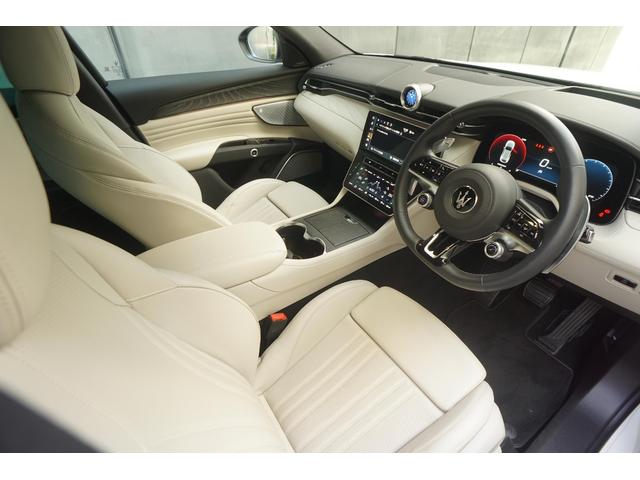 グレカーレ モデナ　４ＷＤ　ベンチレーション　ＯＰ２１インチ　ステアリングヒーター（16枚目）