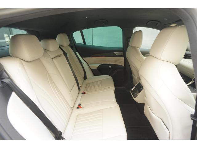 グレカーレ モデナ　４ＷＤ　ベンチレーション　ＯＰ２１インチ　ステアリングヒーター（19枚目）