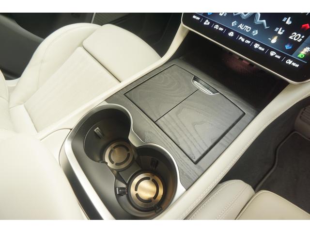 グレカーレ モデナ　４ＷＤ　ベンチレーション　ＯＰ２１インチ　ステアリングヒーター（25枚目）