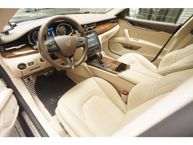 クアトロポルテ GT S グランスポーツ 純正チターノ21インチ サッビアレザー ハーマンカードン ウッドステアリング ウッドパネル カープレイ リアシートヒーター リアブラインド(12枚目)