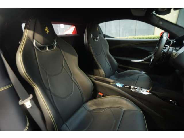 296GTB F1 DCT カーボンステアリングプラスLEDS エンジンカーボンカバー フロントリフティング カープレイ バックレーダー パーキングカメラ フルエレクトリックシート(14枚目)