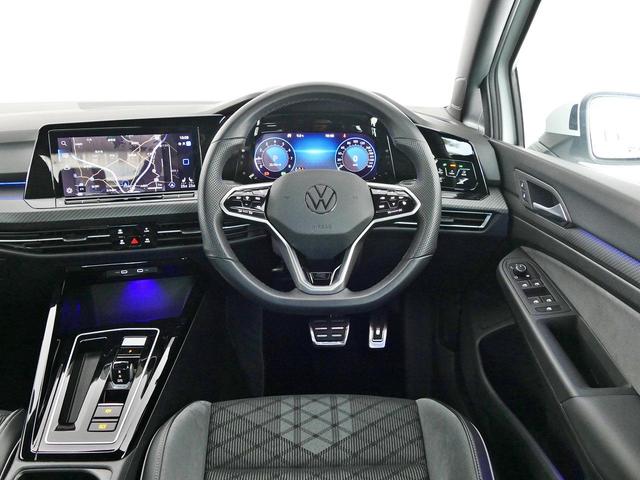 ゴルフ ｅＴＳＩ　Ｒライン　プラチナムエディション　トラベルアシスト　ＩＱライト　デジタルコクピット　ヘッドアップディスプレイ　アダプティブクルーズ　レーンキープ　純正１８インチアルミ　ディスプレイオーディオ　ＥＴＣ　バックカメラ　アップルカープレイ（5枚目）