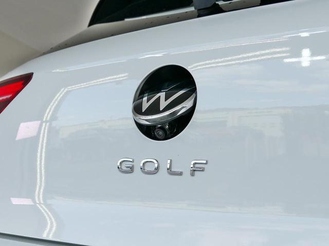 ゴルフ ｅＴＳＩ　Ｒライン　プラチナムエディション　トラベルアシスト　ＩＱライト　デジタルコクピット　ヘッドアップディスプレイ　アダプティブクルーズ　レーンキープ　純正１８インチアルミ　ディスプレイオーディオ　ＥＴＣ　バックカメラ　アップルカープレイ（14枚目）