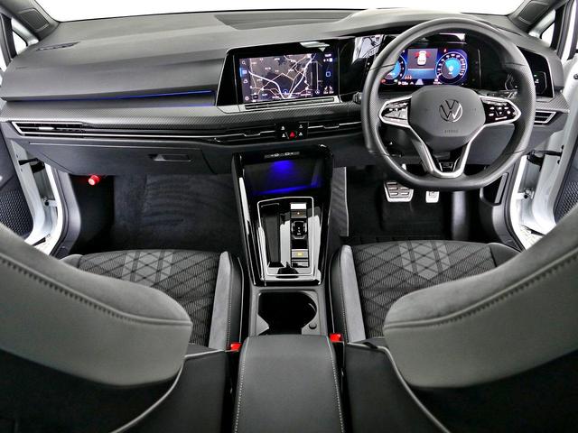 ゴルフ ｅＴＳＩ　Ｒライン　プラチナムエディション　トラベルアシスト　ＩＱライト　デジタルコクピット　ヘッドアップディスプレイ　アダプティブクルーズ　レーンキープ　純正１８インチアルミ　ディスプレイオーディオ　ＥＴＣ　バックカメラ　アップルカープレイ（15枚目）