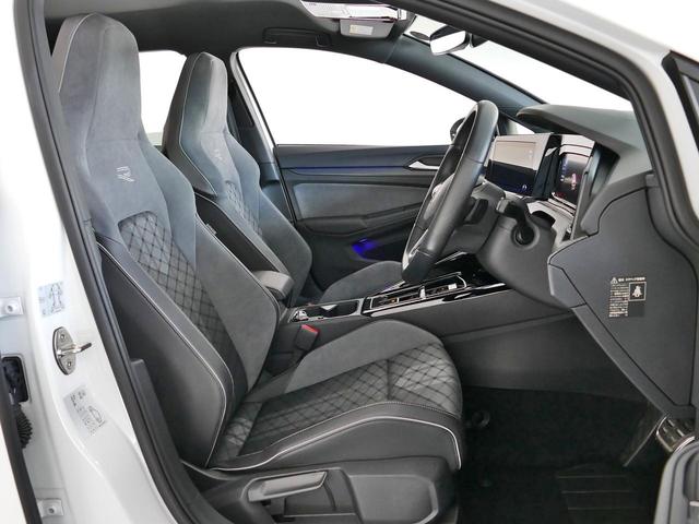 ゴルフ ｅＴＳＩ　Ｒライン　プラチナムエディション　トラベルアシスト　ＩＱライト　デジタルコクピット　ヘッドアップディスプレイ　アダプティブクルーズ　レーンキープ　純正１８インチアルミ　ディスプレイオーディオ　ＥＴＣ　バックカメラ　アップルカープレイ（16枚目）