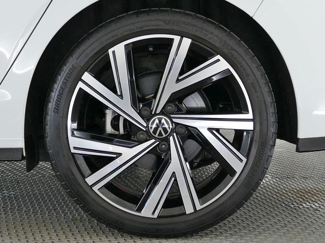 ゴルフ ｅＴＳＩ　Ｒライン　プラチナムエディション　トラベルアシスト　ＩＱライト　デジタルコクピット　ヘッドアップディスプレイ　アダプティブクルーズ　レーンキープ　純正１８インチアルミ　ディスプレイオーディオ　ＥＴＣ　バックカメラ　アップルカープレイ（31枚目）