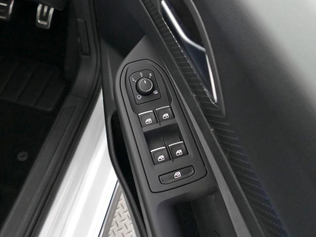 ゴルフ ｅＴＳＩ　Ｒライン　プラチナムエディション　トラベルアシスト　ＩＱライト　デジタルコクピット　ヘッドアップディスプレイ　アダプティブクルーズ　レーンキープ　純正１８インチアルミ　ディスプレイオーディオ　ＥＴＣ　バックカメラ　アップルカープレイ（45枚目）