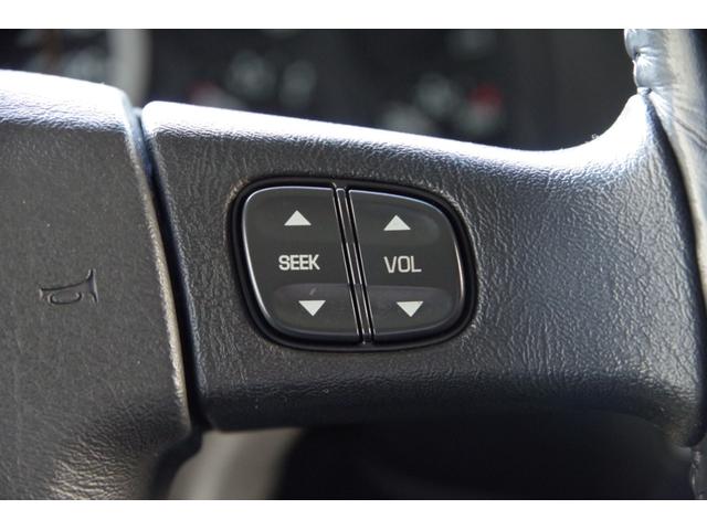 ラグジュアリーパッケージ 新車並行 メッキパーツ デイライト部フォグランプ化 ヘッドレストモニター×4 大型フリップダウンモニター LEDヘッドライト・フォグランプバルブ 4座シートヒーター ナビ SD Bluetooth(25枚目)
