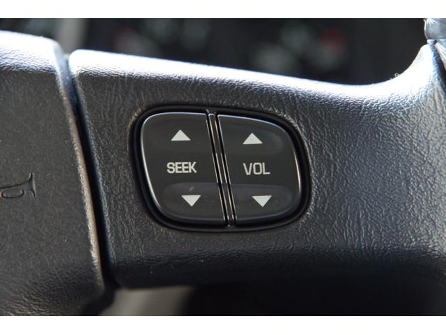 ラグジュアリーパッケージ 新車並行 メッキパーツ デイライト部フォグランプ化 ヘッドレストモニター×4 大型フリップダウンモニター LEDヘッドライト・フォグランプバルブ 4座シートヒーター ナビ SD Bluetooth(26枚目)