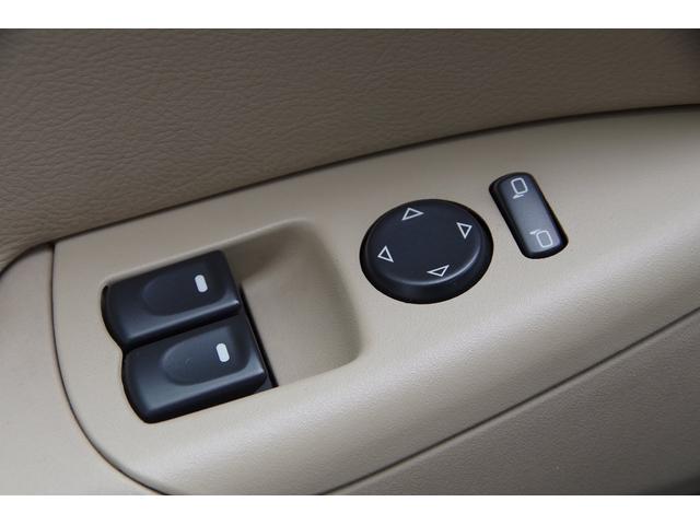 ベースグレード 社外マフラー ベージュレザー ナビ TV SD バックカメラ スマートキー パワーシート シートヒーター クルーズコントロール HIDヘッドライト ETC BOSEサウンドシステム タルガトップ(27枚目)