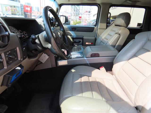 ハマーＨ２ タイプＧ　ディーラー車　バックカメラ　ＥＴＣ　レザーシート　社外メモリーナビ　Ｂｌｕｅｔｏｏｔｈ　フルセグ　シートヒーター　電動シート　１７インチＡＷ　ＢＯＳＥスピーカー　サンルーフ　オートライト　３列シート（4枚目）