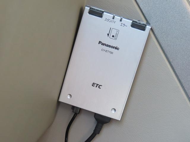 ハマーＨ２ タイプＧ　ディーラー車　バックカメラ　ＥＴＣ　レザーシート　社外メモリーナビ　Ｂｌｕｅｔｏｏｔｈ　フルセグ　シートヒーター　電動シート　１７インチＡＷ　ＢＯＳＥスピーカー　サンルーフ　オートライト　３列シート（31枚目）