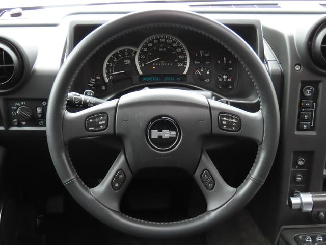 ハマーＨ２ タイプＧ　三井物産ディーラー車　サンルーフ　レザーシート　３列シート　シートヒーター　電動シート　サイドステップ　ＥＴＣ　バックカメラ　オートライト　ＭＫＷクローム２０インチＡＷ　オートエアコン　ナビ　地デジ（10枚目）