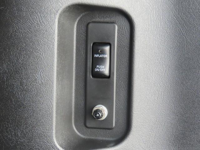 ハマーＨ２ タイプＧ　三井物産ディーラー車　サンルーフ　レザーシート　３列シート　シートヒーター　電動シート　サイドステップ　ＥＴＣ　バックカメラ　オートライト　ＭＫＷクローム２０インチＡＷ　オートエアコン　ナビ　地デジ（23枚目）