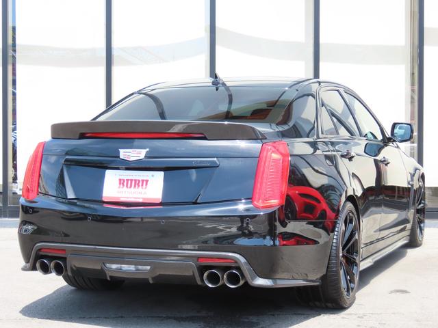 キャデラックＣＴＳ－Ｖ スペック－Ｂ　カーボンエアロパーツ　レカロパフォーマンスシート　サンルーフ　フロントサイドバックカメラ　前後ドラレコ　ＥＴＣ　フルセグ　ＢＯＳＥサウンド　シートヒーター　ステアリングヒーター　ハーフレザーシート（3枚目）
