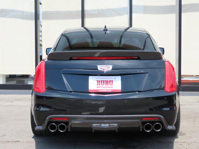キャデラックＣＴＳ－Ｖ スペック－Ｂ　カーボンエアロパーツ　レカロパフォーマンスシート　サンルーフ　フロントサイドバックカメラ　前後ドラレコ　ＥＴＣ　フルセグ　ＢＯＳＥサウンド　シートヒーター　ステアリングヒーター　ハーフレザーシート（7枚目）