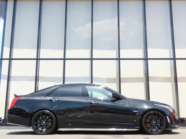 キャデラックＣＴＳ－Ｖ スペック－Ｂ　カーボンエアロパーツ　レカロパフォーマンスシート　サンルーフ　フロントサイドバックカメラ　前後ドラレコ　ＥＴＣ　フルセグ　ＢＯＳＥサウンド　シートヒーター　ステアリングヒーター　ハーフレザーシート（8枚目）