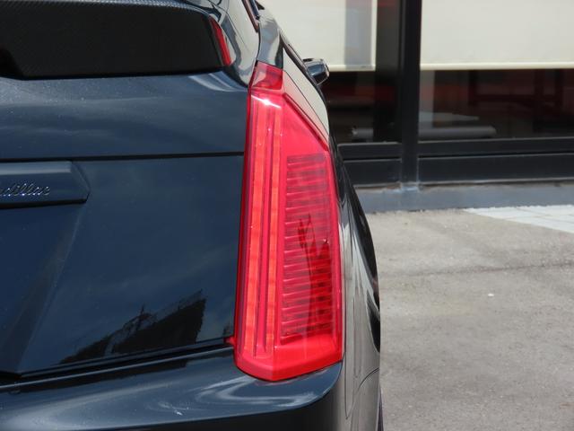 キャデラックＣＴＳ－Ｖ スペック－Ｂ　カーボンエアロパーツ　レカロパフォーマンスシート　サンルーフ　フロントサイドバックカメラ　前後ドラレコ　ＥＴＣ　フルセグ　ＢＯＳＥサウンド　シートヒーター　ステアリングヒーター　ハーフレザーシート（19枚目）