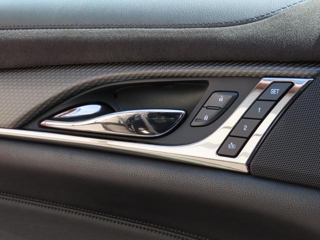 キャデラックＣＴＳ－Ｖ スペック－Ｂ　カーボンエアロパーツ　レカロパフォーマンスシート　サンルーフ　フロントサイドバックカメラ　前後ドラレコ　ＥＴＣ　フルセグ　ＢＯＳＥサウンド　シートヒーター　ステアリングヒーター　ハーフレザーシート（39枚目）
