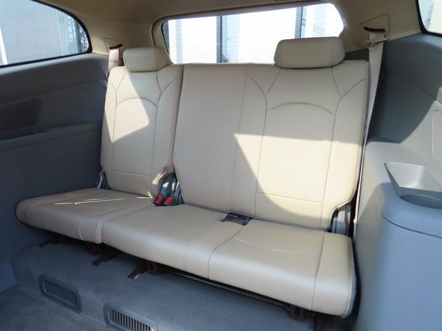 シボレートラバース ＬＴ　ディーラー車　レザーシート　シートヒーター　３列シート　社外メモリーナビ　フルセグ　ＥＴＣ　バックカメラ　キーレス　純正２０インチアルミホイール　Ｂｌｕｅｔｏｏｔｈ　ＣＤ　ＤＶＤ　サンルーフ（7枚目）