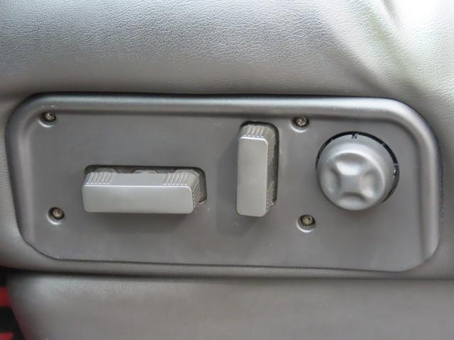 ハマーＨ２ タイプＧ　正規ディーラー車　３列シート　左ハンドル　バックカメラ　ＥＴＣ　レザーシート　サンルーフ　オートライト　オートエアコン　シートヒーター　電動シート　社外ＳＤナビ　フルセグ　ＥＴＣ　Ｂｌｕｅｔｏｏｔｈ（24枚目）