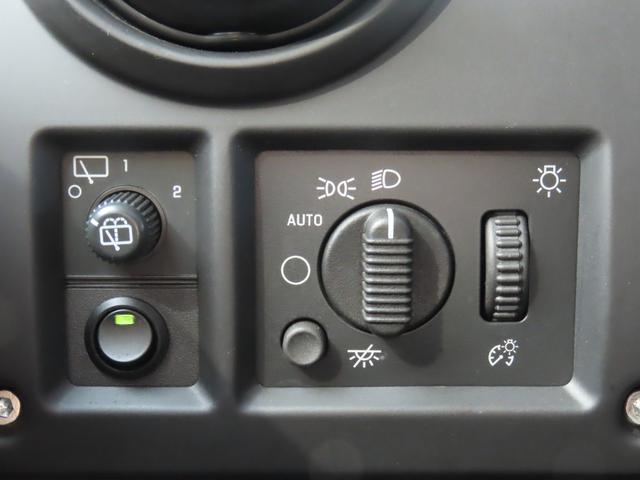 ハマーＨ２ タイプＧ　正規ディーラー車　３列シート　左ハンドル　バックカメラ　ＥＴＣ　レザーシート　サンルーフ　オートライト　オートエアコン　シートヒーター　電動シート　社外ＳＤナビ　フルセグ　ＥＴＣ　Ｂｌｕｅｔｏｏｔｈ（35枚目）