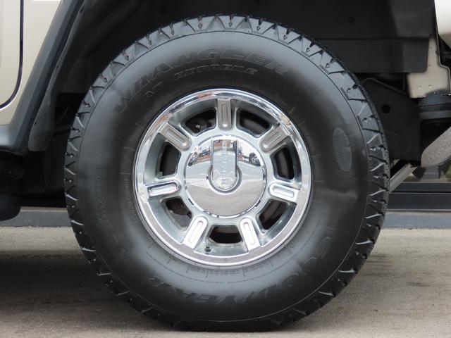 ハマーＨ２ タイプＧ　ディーラー車　左ハンドル　ＥＴＣ　バックカメラ　ドライブレコーダー　社外メモリーナビ　フルセグ　後席モニター　　Ｂｌｕｅｔｏｏｔｈ　レザーシート　電動シート　シートヒーター　社外マフラー　サンルーフ（17枚目）