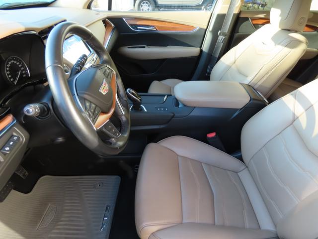 キャデラックＸＴ５クロスオーバー プラチナム　横滑り防止　障害物センサー　バックカメラ　全周囲カメラ　シートヒーター　シートエアコン　ステアリングヒーター　ＥＴＣ　Ｂｌｕｅｔｏｏｔｈ　ａｐｐｌｅｃａｒｐｌａｙ　ａｎｄｒｏｉｄａｕｔｏ　サンルーフ（5枚目）