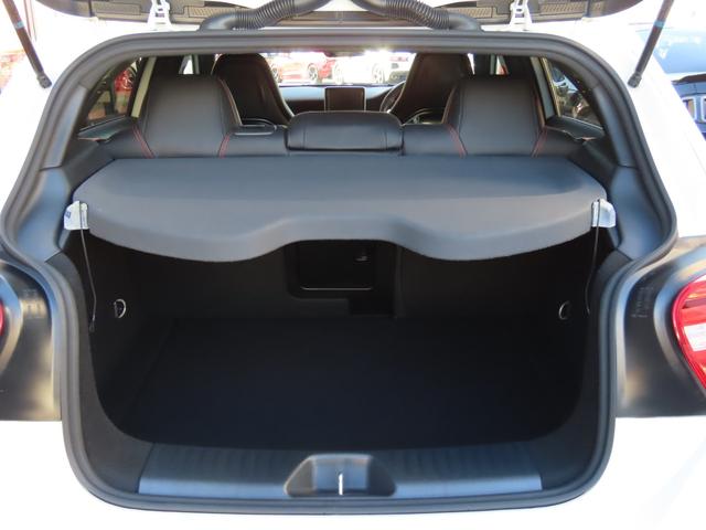 Aクラス A45 4マチック エディション1 専用エアロパーツ AMGスポーツストライプ専用デカール AMGパフォーマンスシート ETC2.0 バックカメラ 電動シート Bluetooth CD DVD シートヒーター 横滑り防止 パドルシフト(25枚目)