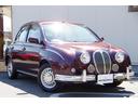 輸入車ディーラーとして長年の経験と実績に基づいた厳格な自社基準による仕入れ、さらに第三者機関を介した客観的な車両状態の鑑定。 私たちの商品は、それらの厳しい品質チェックを経て初めて店頭に並びます。