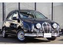 輸入車ディーラーとして長年の経験と実績に基づいた厳格な自社基準による仕入れ、さらに第三者機関を介した客観的な車両状態の鑑定。 私たちの商品は、それらの厳しい品質チェックを経て初めて店頭に並びます。