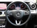 Ｅ２２０ｄ　４マチック　オールテレインエクスクルーシブＰＫＧ　パノラミックスライディングルーフ　Ｂｕｒｍｅｓｔｅｒサラウンドサウンドシステム　パフュームアトマイザー　シートヒーター　ドラレコ　ＥＴＣ２．０　フロントサイドバックカメラ　レザーシート　パドルシフト（11枚目）