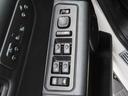 タイプＧ　三井物産ディーラー車　サンルーフ　レザーシート　３列シート　シートヒーター　電動シート　サイドステップ　ＥＴＣ　バックカメラ　オートライト　ＭＫＷクローム２０インチＡＷ　オートエアコン　ナビ　地デジ（26枚目）