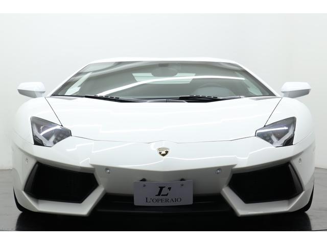 アヴェンタドール ＬＰ７００－４　正規ディーラー車　フロントリフト　ガラスエンジンフード　オレンジキャリパー　２０／２１インチブラックペイントアルミホイール　ボディカバー付属　ＯＢＤ検査済み（15枚目）