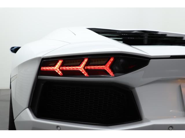 ＬＰ７００－４　正規ディーラー車　フロントリフト　ガラスエンジンフード　オレンジキャリパー　２０／２１インチブラックペイントアルミホイール　ボディカバー付属　ＯＢＤ検査済み(39枚目)