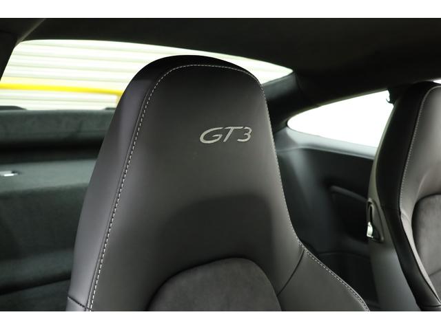 ９１１ＧＴ３　６ＭＴ　スポクロ　Ｆリフト　純正２０インチアルミ　ＬＥＤヘッドライト　スポエキ　レザーインテリアＰＫＧ　レザーステアリング　ブラッシュドアルミトリム　ボーズ　ＰＣＭナビ　バックカメラ　ＯＢＤ検査済(38枚目)