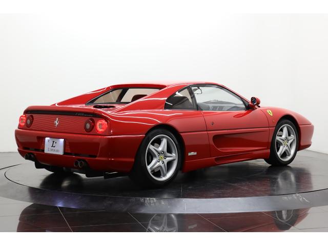 Ｆ３５５ ベルリネッタ　６ＭＴ　後期ＸＲシャシー　黒革　ワーク１８インチＡＷ　社外マフラー　カーボンリアディフューザー　カーボンリアグリル　モモステアリング　キセノン　ＣＤオーディオ　ＥＴＣ　純正ラゲッジセット　オールペン済（25枚目）