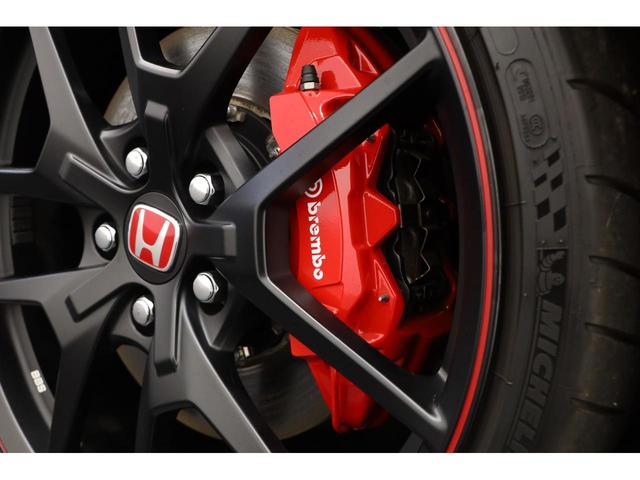 シビック タイプＲ　国内２００台限定　２０インチＢＢＳ鍛造ホイール　ブレンボ　専用アダプティブダンパー　ＬＳＤ　ＬＥＤヘッドライト　純正バケットシート　アルカンターラステアリング　アルミシフトノブ　ホンダセンシング（57枚目）