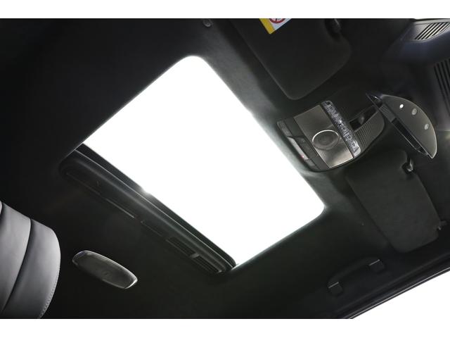 Ｇクラス Ｇ６３　ローンチエディション　グレー／黒革　純正２１インチＡＷ　ナイトＰＫＧ　スモークＬＥＤライト　サンルーフ　カーボントリム　ダイヤモンドステッチ　マッサージ機能　ベンチレーター　ブルメスター　ＭＭＢＵＸ　ＡＲナビ　全周囲カメラ（10枚目）
