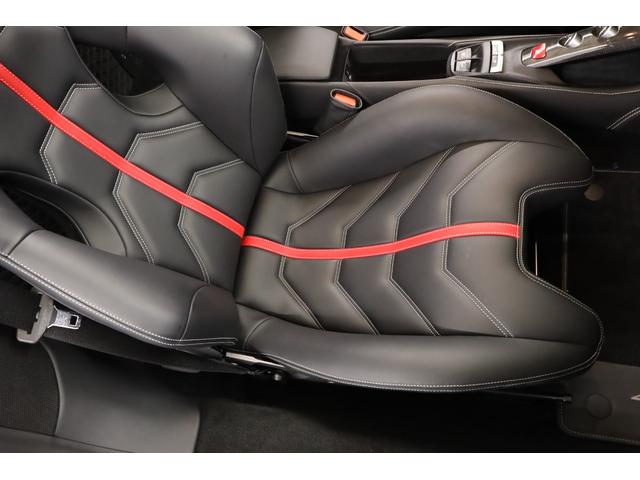 488スパイダー ベースグレード 左H 1オーナー 黒革 純正20インチアルミ フロントリフト レッドキャルパー キセノン カーボンステアリング/センターブリッジ/ドアパネル 七宝焼 純正HDDナビ バックカメラ 前後パークセンサー(12枚目)