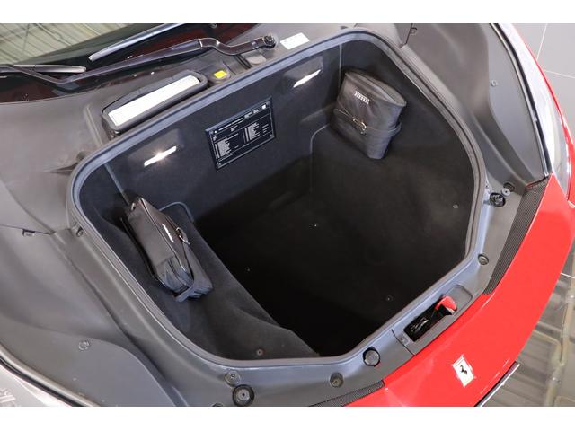 488スパイダー ベースグレード 左H 1オーナー 黒革 純正20インチアルミ フロントリフト レッドキャルパー キセノン カーボンステアリング/センターブリッジ/ドアパネル 七宝焼 純正HDDナビ バックカメラ 前後パークセンサー(33枚目)