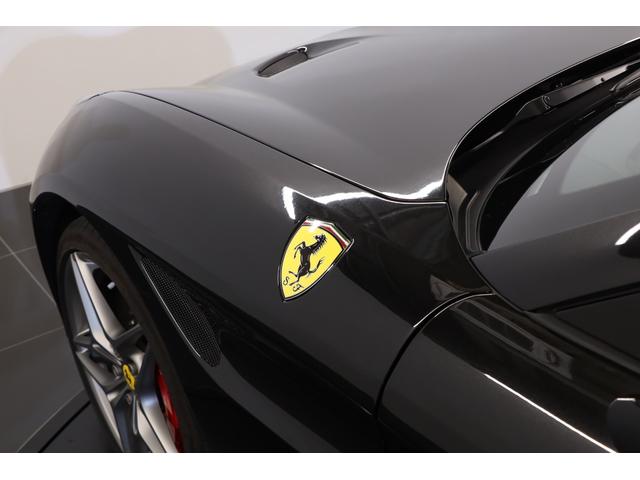 カリフォルニアＴ ベースグレード　左ハンドル　２０インチ鍛造ホイール　レッドキャリパー　七宝焼　キセノン　フル電動シート　シートヒーター　カーボンステアリング／ダッシュトリム／センターブリッジ　純正ＨＤＤナビ　バックカメラ　ＥＴＣ（50枚目）