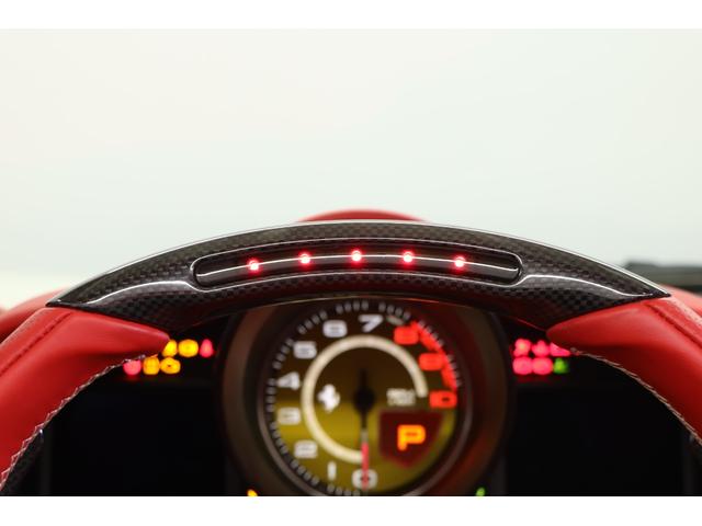 ４８８スパイダー ベースグレード　左Ｈ　赤革　２０インチ鍛造アルミ　フロントリフト　イエローキャリパー　スポーツエキゾースト　キセノン　カーボンドライバーゾーン　デイトナフル電動シート　ＪＢＬ　純正ＨＤＤナビ　バックカメラ　ＥＴＣ（10枚目）