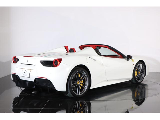 ４８８スパイダー ベースグレード　左Ｈ　赤革　２０インチ鍛造アルミ　フロントリフト　イエローキャリパー　スポーツエキゾースト　キセノン　カーボンドライバーゾーン　デイトナフル電動シート　ＪＢＬ　純正ＨＤＤナビ　バックカメラ　ＥＴＣ（19枚目）